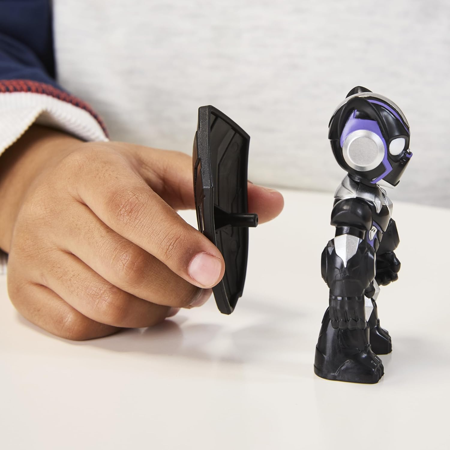 Iron Man and His Awesome Friends Marvel Black Panther Action Figure with Accessory – 7.6 cm (3 Inch) Toy, Ages 3+ - Image 4